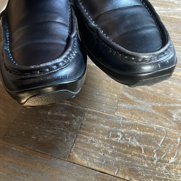 Tod's Classic Leather Slip On Loafers🖤 - Picture 8 of 14